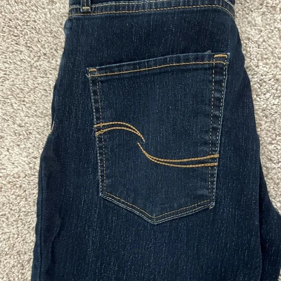 ⭐️ Firm Price ⭐️ NWOT Levi’s Modern Boot Cut irregular fit - Picture 3 of 6
